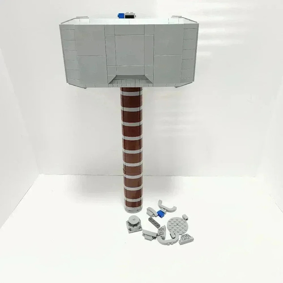 LEGO Super Heroes Thor's Hammer (76209) - Picture 1 of 7